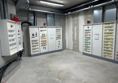 Local technique du Lidl Angers La Roseraie avec plusieurs tableaux électriques basse tension